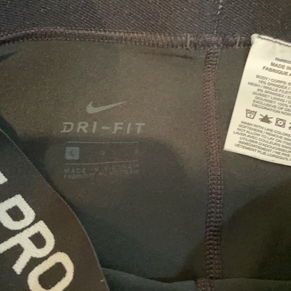 Girls- Nike Pro Black pants. This are not full length. - Picture 6 of 10
